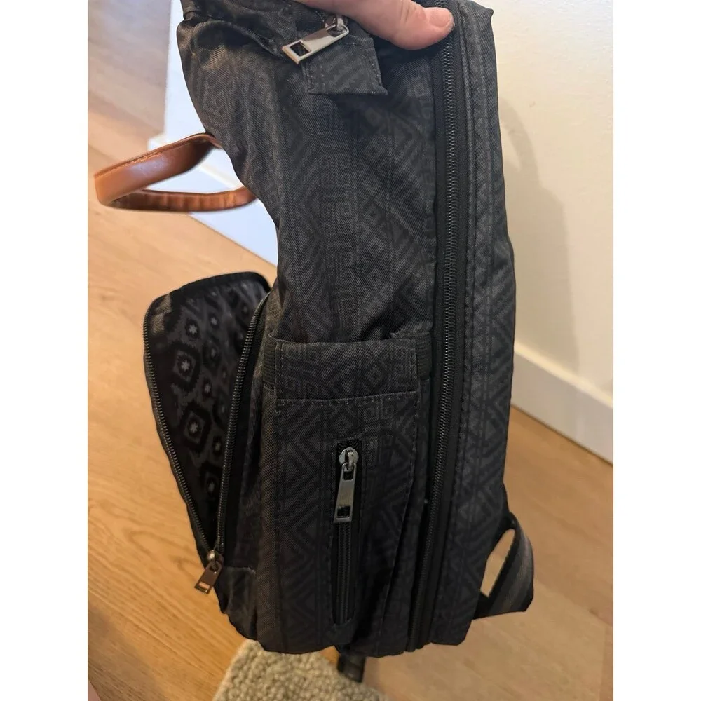 monbébé Geometric Diaper Backpack pull out bassinet